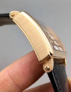 罗杰杜彼（豪爵），18K玫瑰金，方形34*34MM表径等于圆形39MM
