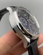 万国，葡萄牙系列，44MM表径，18K白金表壳和表扣  万年历功能，全套附件齐全