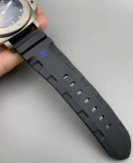 沛纳海00371，47MM表径，钛金属表壳和表扣，自动机械机芯，3天动力储存显示、日期和GMT功能，全套附件齐全