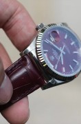 库存全膜 发票备注表盘信息 劳力士 Rolex DD 樱桃红星期日历型 M118139-L(FC)自动机械机芯 18K白金 表径36毫米 专柜价 184300 全套18年 只产了两年 市场极其稀缺 好价走