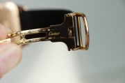 Cartier Santos-Dumont腕表 18K玫瑰金，皮表带 作品型号:W2012851 卡地亚山度士W2012851 桑托斯系列 手动机械 表径35MM，相当圆形40mm左右，纪念版咖啡色盘  折叠扣  专柜126000  现货好价格