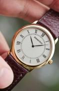 AP 爱彼 AUDEMARS PIGUET 经典系列14894OR 18K玫瑰金 银白色盘 手动机械腕表 罗马刻度 表径35mm 酒红色表带 原始成色好 低调优雅