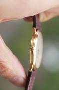 AP 爱彼 AUDEMARS PIGUET 经典系列14894OR 18K玫瑰金 银白色盘 手动机械腕表 罗马刻度 表径35mm 酒红色表带 原始成色好 低调优雅