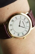 AP 爱彼 AUDEMARS PIGUET 经典系列14894OR 18K玫瑰金 银白色盘 手动机械腕表 罗马刻度 表径35mm 酒红色表带 原始成色好 低调优雅