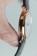 充新收藏品全套附件 F.P.JOURNE FPJ 儒纳 Octa系列269-AL 40mm口径 18k玫瑰金表壳材质 日历显示 120小时动力储备显示 透底自动机械玫瑰金机芯 2013年后入大全套 原始品充新成色 现货好价