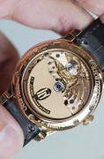 充新收藏品全套附件 F.P.JOURNE FPJ 儒纳 Octa系列269-AL 40mm口径 18k玫瑰金表壳材质 日历显示 120小时动力储备显示 透底自动机械玫瑰金机芯 2013年后入大全套 原始品充新成色 现货好价