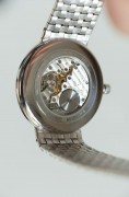 VC 江诗丹顿/Vacheron Constantin 传承 81562/206G-9156 手动机械  18k白金原厂镶钻 表径35毫米  腕周150-190mm 可拆卸表带调节长度  男女都能戴  新款机芯专柜在售款 专柜价513000  现好价出