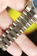 22年全套 ROLEX 劳力士DD 118239 水波纹蓝面 整表18K白金 36mm表径 整表重181克 自动机械 原始品99新 客户专柜购买 22年全套附件带发票 一手佩戴 原始品98新 这个盘面实物很好看