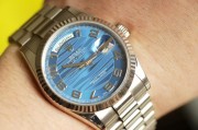 22年全套 ROLEX 劳力士DD 118239 水波纹蓝面 整表18K白金 36mm表径 整表重181克 自动机械 原始品99新 客户专柜购买 22年全套附件带发票 一手佩戴 原始品98新 这个盘面实物很好看
