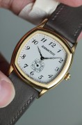 AP 爱彼 AUDEMARS PIGUET 18K黄金 手动机械表 教堂指针 宝玑字刻度 非常古典优雅  表径35X33mm不含把头不含表耳 AU750圣伯纳狗头印记 整表比较有分量