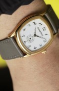 AP 爱彼 AUDEMARS PIGUET 18K黄金 手动机械表 教堂指针 宝玑字刻度 非常古典优雅  表径35X33mm不含把头不含表耳 AU750圣伯纳狗头印记 整表比较有分量