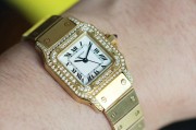 CARTIER 卡地亚山度士系列 自动机械表 18K黄金 表径24X35mm 腕周170左右 整表97克重 可以免费抛光到99新可以送礼
