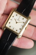 VC 江诗丹顿 Vacheron Constantin  18K黄金 手动机械表 表径35X26mm含表耳不含把头 全原装 18K金立体刻度 玑镂盘面 巴顿针 休闲优雅