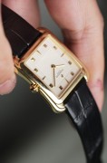 VC 江诗丹顿 Vacheron Constantin  18K黄金 手动机械表 表径35X26mm含表耳不含把头 全原装 18K金立体刻度 玑镂盘面 巴顿针 休闲优雅