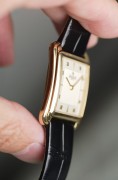 VC 江诗丹顿 Vacheron Constantin  18K黄金 手动机械表 表径35X26mm含表耳不含把头 全原装 18K金立体刻度 玑镂盘面 巴顿针 休闲优雅