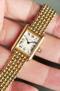 Cartier Tank 卡地亚坦克 石英女表 搭了原厂18K金珠表带 腕周15CM左右 可拆卸表节调节表带长度 表耳处也可以拆卸金带换皮带 做珠宝的来做金带不要太厉害