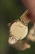 卡地亚 Cartier Trinity  18K玫瑰金  27mm表径  石英机芯  腕周160  圣伯纳狗头印记  贵金属表带非常灵活舒适有质感  表带可以从表头拆下来替换皮带  整表75克左右 原价估计20多万  现货好价出
