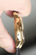 全套附件 雅典战船 掐丝珐琅 型号: 136-11/LTG  18K玫瑰金 40mm表径 全球30枚限量第19枚 原始品98新 表带原厂原装还挺新 原价40多万 现在好价出