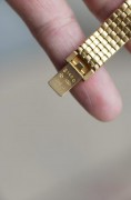 新款 VC 江诗丹顿 Vacheron Constantin 石英女表 原镶钻表圈 原镶钻刻度 玑镂面 腕周扣起来14-16厘米 可拆卸表节调节长度 编织带更舒适又有质感 原价25万左右 现在好价出