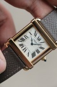 Cartier Chinoise CPCP Collection Privee Pink Gold 卡地亚中国坦克 CPCP巴黎工坊作品玫瑰金 型号：W1542451 巴黎工坊作品雕花机芯CAL.437MC 表径：37MM*30MM  附件：原装CPCP专用表盒，卡套，说明书，2006年保卡