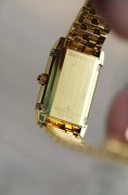积家翻转系列女表QA265118，表径33×20.5mm，石英机芯，18K黄金表壳表链，类似款官价36万，腕周165mm，可拆卸表节调节长度，整表104克，现货好价