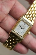 积家翻转系列女表QA265118，表径33×20.5mm，石英机芯，18K黄金表壳表链，类似款官价36万，腕周165mm，可拆卸表节调节长度，整表104克，现货好价