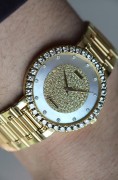 伯爵G0A09856  18k黄金 表径34mm 自动机械表  整表93克  表盘表盘原镶钻石  腕周190mm以内任意调节  原价50万左右 现在好价出