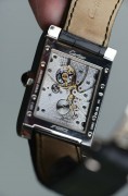 原始品全套附件 Cartier CPCP 卡地亚巴黎工作室系列W1540451 18K白金 26.5*38.5表径 外观接近Normale 机芯布局是这个系列里最具美感的 原始品拉丝犀利 壳型菱角分明 表带还是原厂原装 全套附件可遇不可求