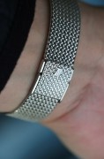 爱彼 18K白金 手动机械 31mm表径 银色沙金盘 原镶钻石刻度 钻石指针  全长188mm 扣起来 180-185mm可调 整表80克 成色非常好 走时完美 原价25万左右 现在好价出