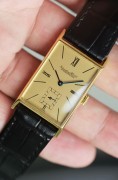 万国古董表 手动机械 21X30mm表径 18K黄金带证书