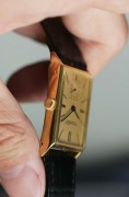 万国古董表 手动机械 21X30mm表径 18K黄金带证书
