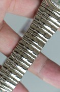 全套附件 PIAGET 伯爵 GOA22559 表径33.5MM 18K白金原镶钻‎石满天星‌ 表盘3.6.9.12点位置镶祖母绿 超薄手‎动‌机‌械机芯 这种款式属于伯爵VIL高级定制的款式 发行数量非常稀少 整表‌重156.3克 腕周190以上 可拆卸表径调节长度 ‎ 原价80万左右 现在好价出