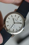 Vacheron Constantin 江诗丹顿马耳他系列 81000/000G-9107 表径37mm 手动机械 背透机芯 手工玑镂表盘 固机圈都做了玑镂处理 该款比同系列产品精致很多 针盘面机芯完美 工价156000 现在好价出