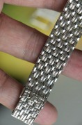 老钱风 AP 爱彼 整表18K白金 手动机械 32mm表径 钻石刻度 全长188mm 扣起来178-185mm可调 整表重83克 原价25万左右 现在好价出
