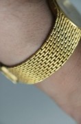 老钱风 AP 爱彼 整表18K黄金 手动机械 31mm表径 钻石刻度 针针也镶嵌钻石 全长188mm 扣起来178-185mm可调 整表重84克 原价25万左右 现在好价出