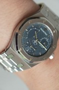 AP 爱彼 AUDEMARS PIGUET 爱彼25730ST  克莱因蓝 跟朗格的蓝如出一辙 36mm表径 190左右腕周  表带表壳比最新款薄了不少 一块尺寸比例跟舒适度做到极致的爱彼皇家橡树 戴过这个尺寸的 其他尺寸就没有舒适可言了