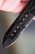 伯爵 Black-tie G0A32059 自动机械 32 x 41mm 女士腕表  表壳材质18k白金原镶钻，镶衬60颗圆形美钻（约1.2克拉）表盘结合k金雕花与白色珍珠贝母，国内售价328000，现货好价