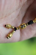 榫卯结构纯金与橄榄核 120颗  60多厘米长  黄金95克以上  整链133克