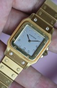 SANTOS DE CARTIER 卡地亚山度士2960  整表原钻  自动机械  大号 29X41mm表径  产于上世纪七十年代，钻刻鬼面，全18K金材质，腕周180mm，表节不够可以买，查码都对期，懂得来问，不多介绍。