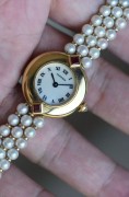 全球唯一在售 卡地亚 Cartier 珍珠链  女士腕表 石英机芯  6-12点方型鸽血红红宝石  母贝面  钻石把头 整表成色很好 珍珠品质很高  腕周180mm  属于卡地亚VIP定制的 可遇不可求