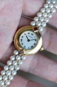 全球唯一在售 卡地亚 Cartier 珍珠链  女士腕表 石英机芯  6-12点方型鸽血红红宝石  母贝面  钻石把头 整表成色很好 珍珠品质很高  腕周180mm  属于卡地亚VIP定制的 可遇不可求