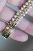 全球唯一在售 卡地亚 Cartier 珍珠链  女士腕表 石英机芯  6-12点方型鸽血红红宝石  母贝面  钻石把头 整表成色很好 珍珠品质很高  腕周180mm  属于卡地亚VIP定制的 可遇不可求