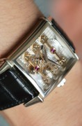 芝柏 VINTAGE1945系列 99870-53-000-BA6A，三金桥陀飞轮，客户一手基本闲置没戴，原始品98新没打开过，超级大全套附件 ，18K白金材质，自动机械腕表，32mm*48mm表径 不含把头，含表耳，折叠表扣，公价 189.4万。