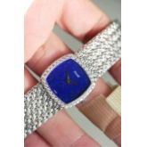 原钻原盘 伯爵 PIAGET 青金石面 手动机械表 全长18厘米 扣起来17.5厘米 原镶钻石 原厂青金石盘面 表带工艺很复杂 当时属于伯爵高端款 原定价35万左右 现在只要几万 男士当手链很好看 还在价格洼地