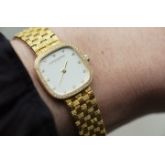 新款 VC 江诗丹顿 Vacheron Constantin 石英女表 原镶钻表圈 原镶钻刻度 玑镂面 腕周扣起来14-16厘米 可拆卸表节调节长度 编织带更舒适又有质感 原价25万左右 现在好价出