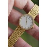 新款 VC 江诗丹顿 Vacheron Constantin 石英女表 原镶钻表圈 原镶钻刻度 玑镂面全长190mm  扣起来180mm 可拆卸表节调节长度 160-185mm可调  整表51.3克 编织带更舒适又有质感 原价25万左右  现在好价出