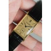 万国古董表 手动机械 21X30mm表径 18K黄金带证书